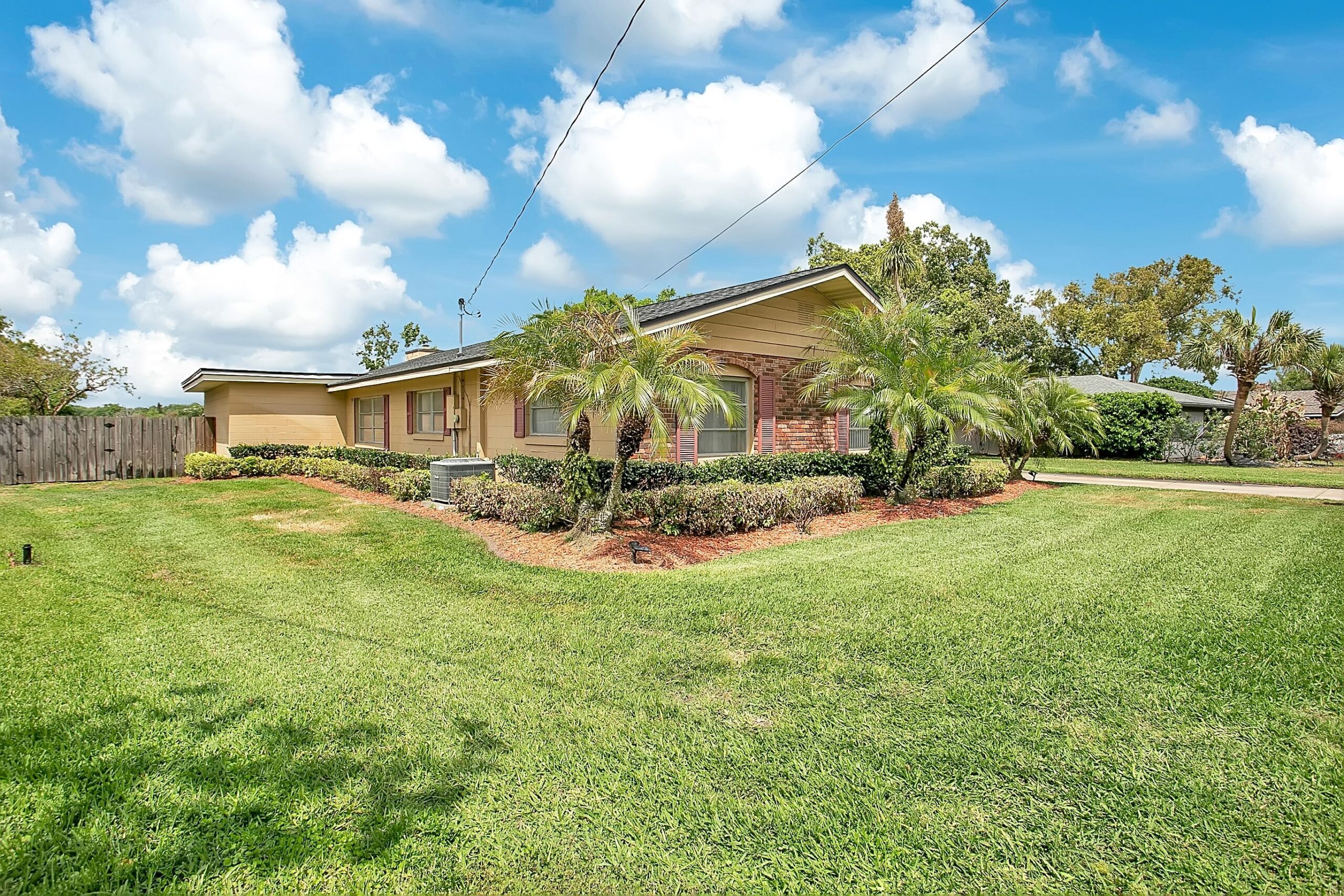 Midcentury ranch home on MacArthur Drive in the Lake Holden Shores neighborhood of Orlando